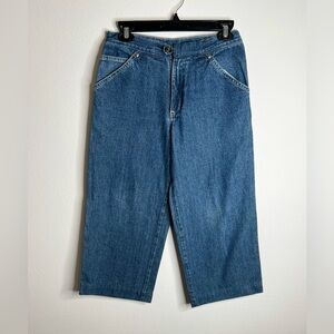 Greendog Womens Capri It does not have a tag with the size The Waist is 28”